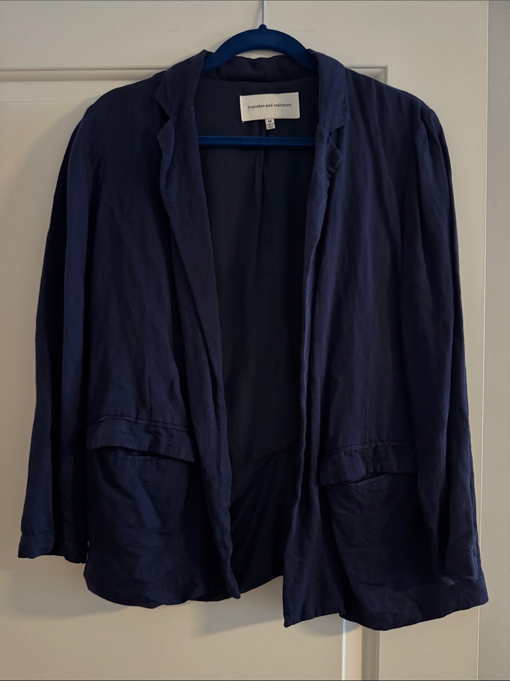 Cupcakes & Cashmere Navy Relaxed Open-Front Linen Blazer